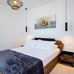 Vlashi شقة فندقية 3*