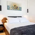 Vlashi شقة فندقية 3*