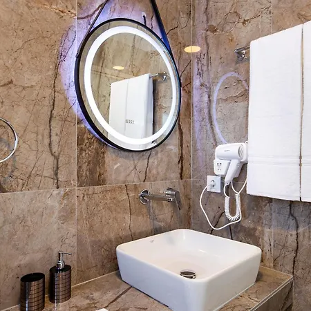 Vlashi Aparthotel