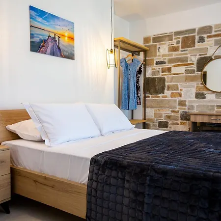 Vlashi Aparthotel 3*