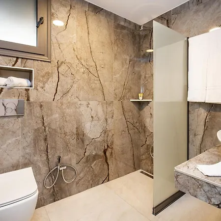Vlashi Aparthotel