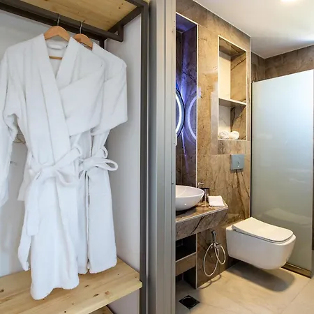 Apart Otel Vlashi 3*